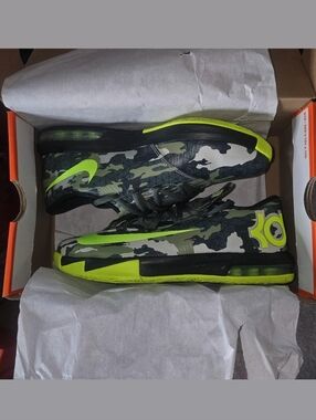 Never Worn. Nike KD 6 GS 'Camo' Size 5.5Y